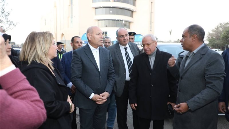 جولة تفقدية لمحافظ