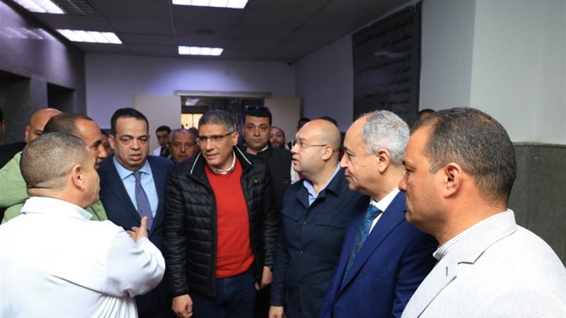 محافظ الجيزة في مستشفي