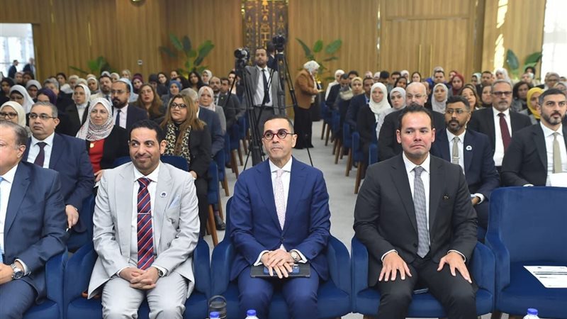 وزير الاستثمار خلال