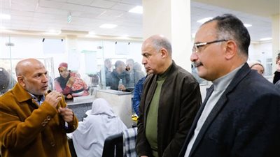 محافظ المنيا يتفقد المركز التكنولوجي بقرية طنبدي ويؤكد: تطوير الخدمات الرقمية 