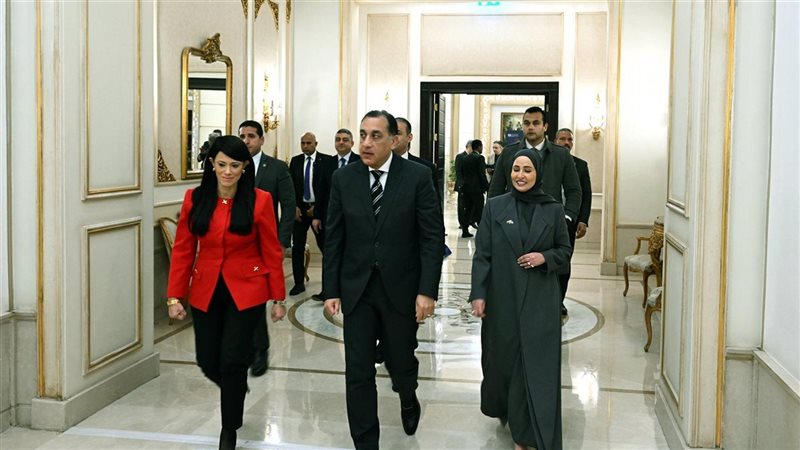 رئيس الوزراء يشهد