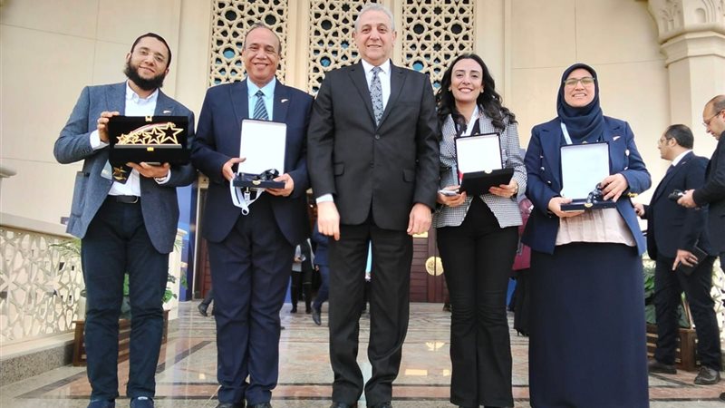 محافظ الغربية خلال