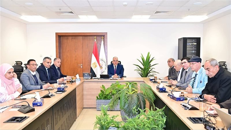 اجتماع وزير الري