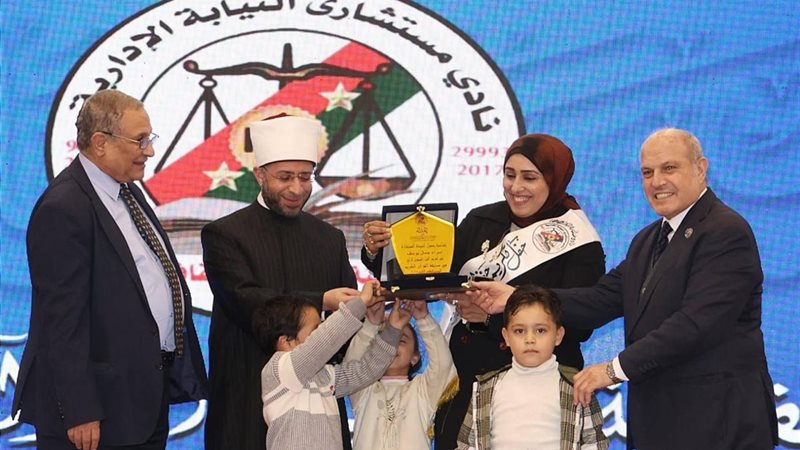 وزير الأوقاف يكرم