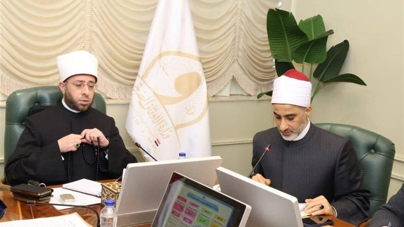 وزير الأوقاف خلال