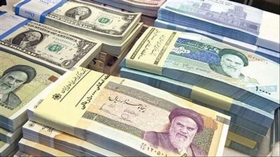 انخفاض قيمة الريال الإيراني إلى مستوى قياسي جديد وسط تداعيات الاحتجاجات