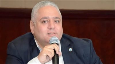 نادي الصيادلة: تطوير مناهج كليات الصيدلة دعوة لتصحيح المسار قبل فوات الأوان