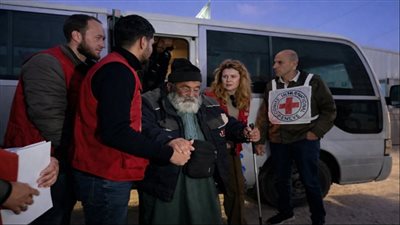  أحدهم مُسن كفيف.. الاحتلال يفرج عن 5 أسرى من قطاع غزة