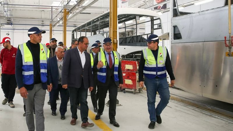 وفدا من قطاع السياحة