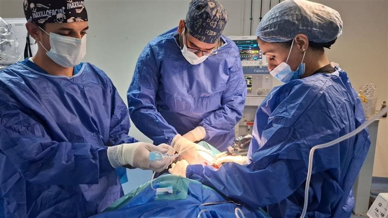 عملية جراحية 