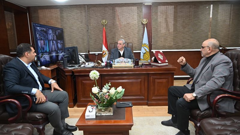 محافظ الغربية خلال