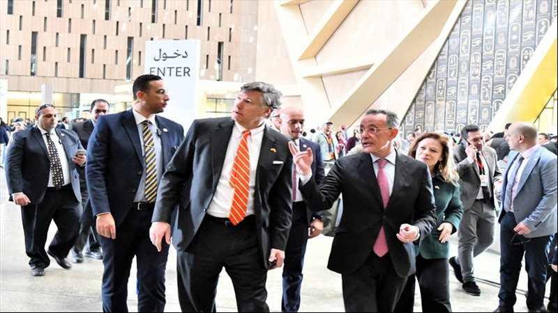 جانب من الزيارة