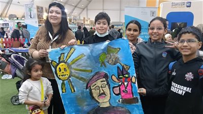 جدارية محيي اللباد تُزيّن ركن الطفل بمعرض الكتاب.. فدوى عطية تطلق ورشة فنية