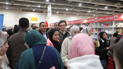 وزير الثقافة يعلن تخطي معرض الكتاب حاجز الـ 3 ملايين زائر خلال أسبوعه الأول