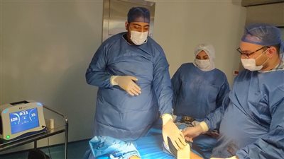 إجراء عملية دوالي الساقين بتقنية التردد الحراري دون جراحة برأس البر