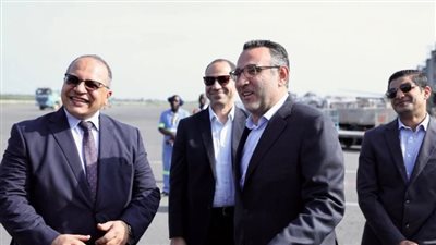 سفير مصر في تنزانيا يستقبل بعثة الأهلي لدى وصولها زنجبار