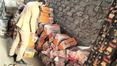 ضبط 9 آلاف كيس شيبسي وسناكس منتهية الصلاحية فى الغربية