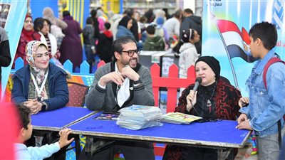 إقبال كبير من الأطفال على الأنشطة الفنية بمعرض القاهرة الدولي للكتاب