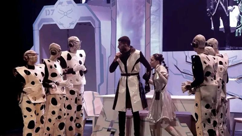 جانب من العروض المسرحية