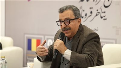 من تونس إلى القاهرة.. تجربة آدم فتحي الشعرية في حوار مفتوح بمعرض الكتاب