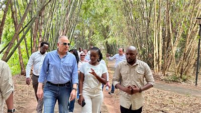 هاني سويلم يزور محمية نيانديونغو برواندا كنموذج رائد للإدارة البيئية الحضرية