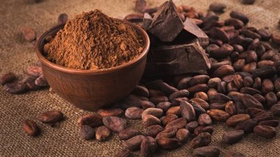 بلومبيرج: تراجع أسعار الكاكاو يخفف الضغوط عن صناع الشوكولاتة