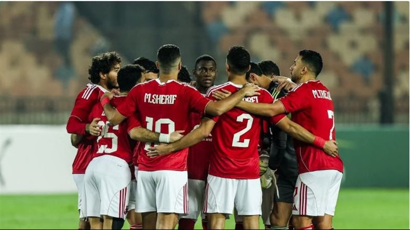 لاعبو الأهلي