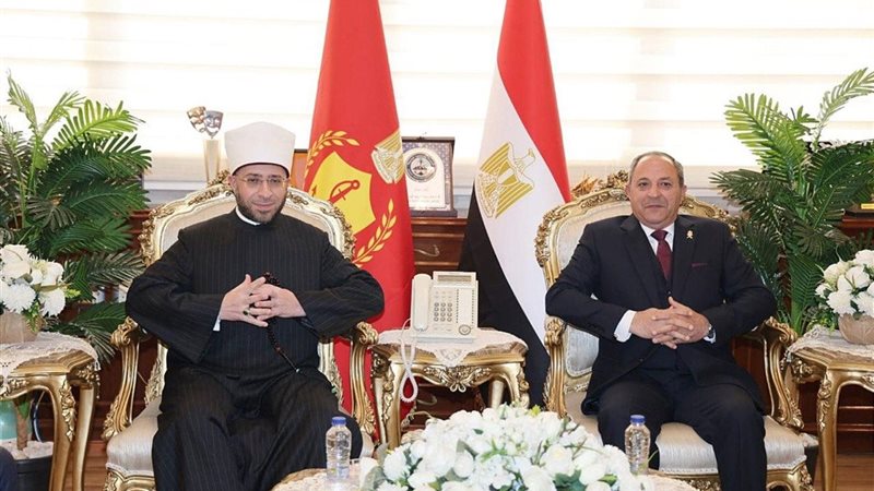 محافظ بورسعيد يستقبل