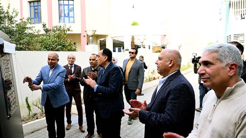 رئيس الوزراء خلال