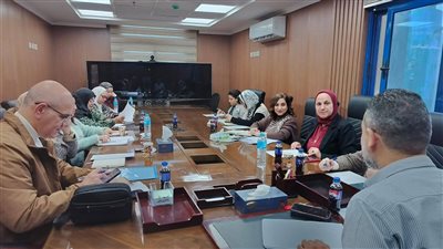 مدير تعليم القاهرة تشارك فى اجتماع هيئة التأمين الصحي