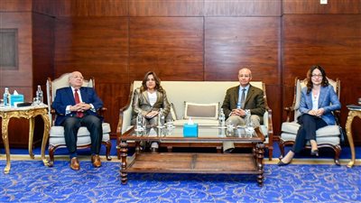 التحول الأخضر والاقتصاد الأزرق نحو مناقشات البيئة والبنك الدولي