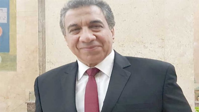 الشاعر والكاتب الكبير