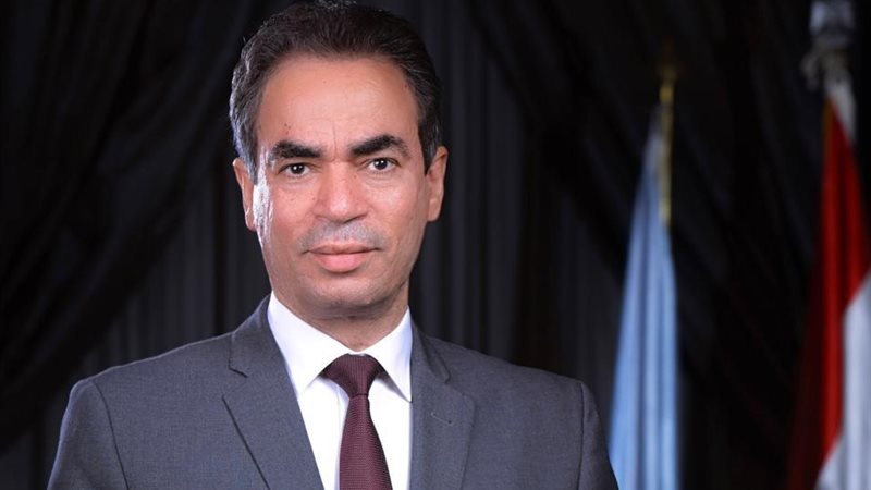 الكاتب والإعلامي