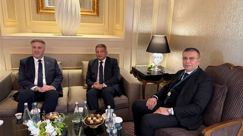 اجتماع ثلاثي بالقاهرة