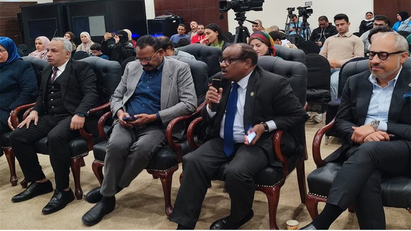 نجم خلال تعقيبه