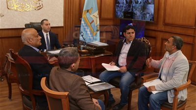 محافظ كفرالشيخ يوجه ببحث عدد من طلبات وشكاوى المواطنين