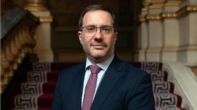 سفير بريطانيا بالقاهرة يشيد بالدور المحوري لمصر ويرحب بفتح معبر رفح 