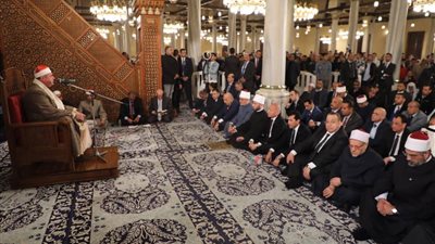 محافظ القاهرة يشهد احتفال الأوقاف بليلة النصف من شعبان بمسجد الإمام الحسين