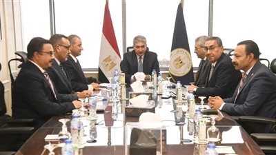 وزير السياحة يعقد اجتماعًا مع أمين عام المجلس الأعلى للآثار ورؤساء القطاعات
