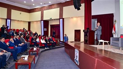 وزير الري في حوار مع الشباب حول قضايا التنمية المستدامة وإدارة الموارد المائية