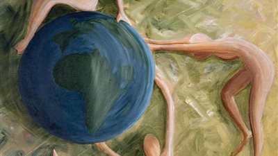 سونيا شعبان تمزج التشكيل بالتصميمات الحديثة في معرض 