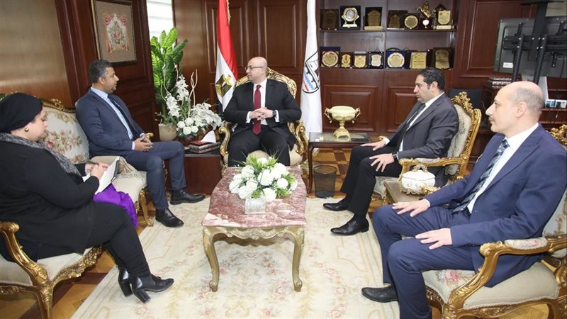 محافظ بنى سويف يستقبل