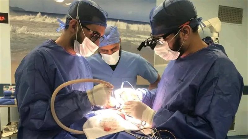 جانب من إجراء الجراحة