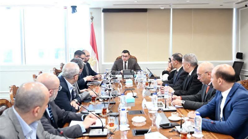 اجتماع وزير الإسكان