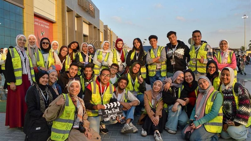 الشباب المتطوعين