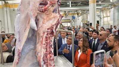 منال عوض تفتتح المجزر الآلي بمدينة السنبلاوين بالدقهلية