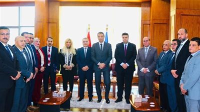 محافظ السويس يشهد توقيع بروتوكول بين النصر للبترول ومديرية التضامن