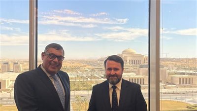 نائب وزير الخارجية يجرى مشاورات مع مستشار الأمن القومي البولندي