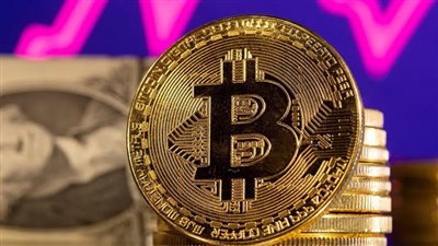 بيتكوين تهبط إلى ما دون 65 ألف دولار وتفقد مكاسبها خلال ولاية ترامب الثانية