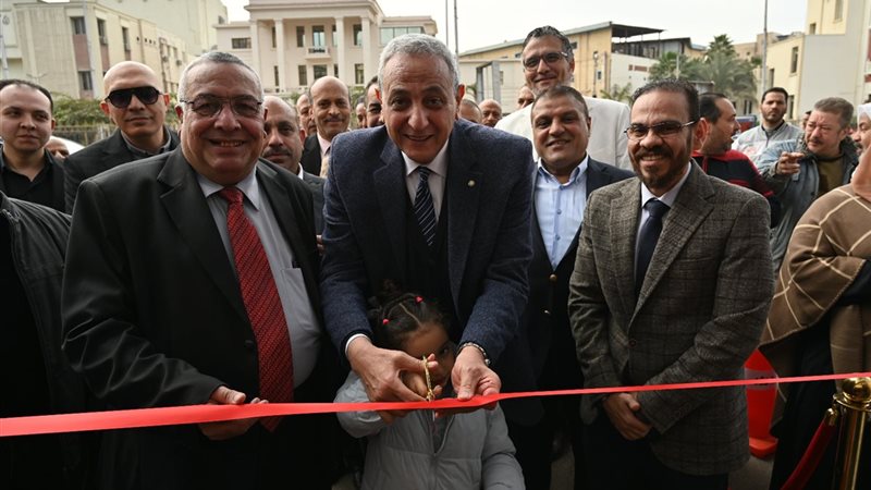 محافظ الغربية خلال افتتاح معرض أهلا رمضان بطنطا